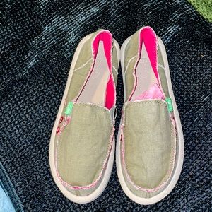 NWOT Sanuk Donna Distressed Women Round Toe Synthetic Loafer